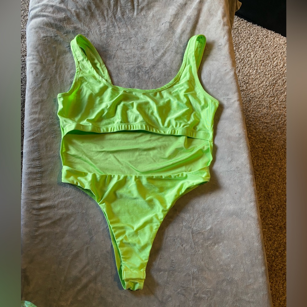 Iheartraves bodysuit